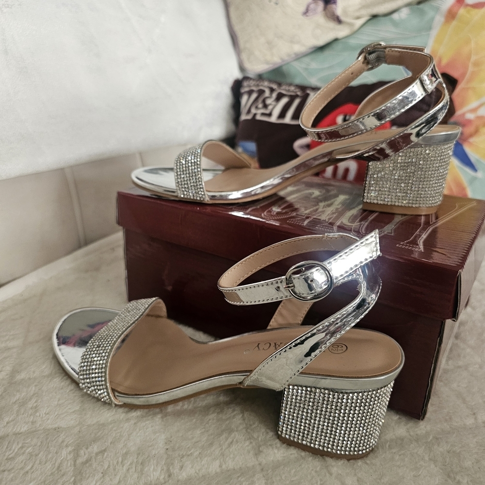 Delicacy Silver Glitter Block Heel Sandals - Picture 2 of 9